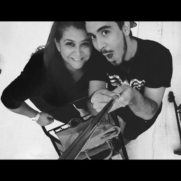 Meet your Posher, Griselda - Picture 2 of 4